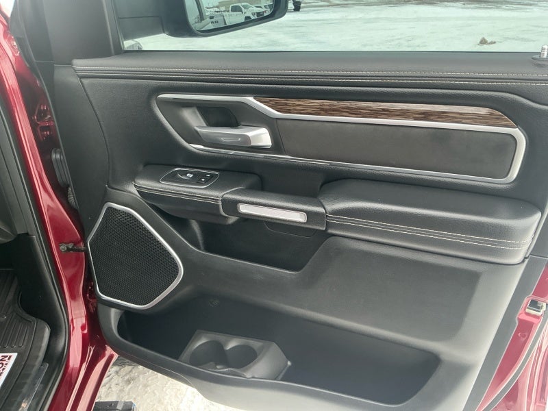 2019 RAM 1500 Laramie Crew Cab 4x4 5'7' Box