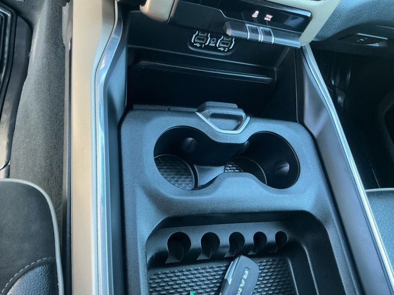 2022 RAM 1500 Laramie Crew Cab 4x4 5'7' Box