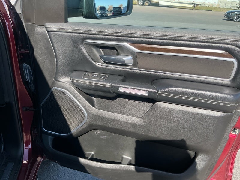 2022 RAM 1500 Laramie Crew Cab 4x4 5'7' Box