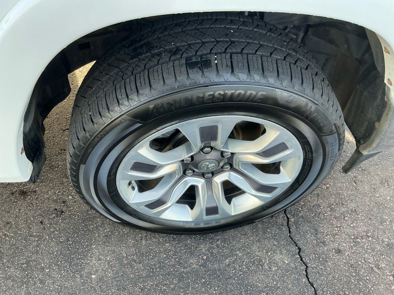 2019 RAM 1500 Longhorn Crew Cab 4x4 5'7' Box