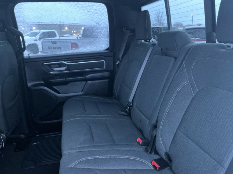 2020 RAM 1500 Big Horn Crew Cab 4x4 6'4' Box