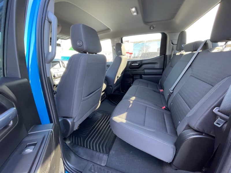 2022 Chevrolet Silverado 1500 4WD Crew Cab Short Bed Custom