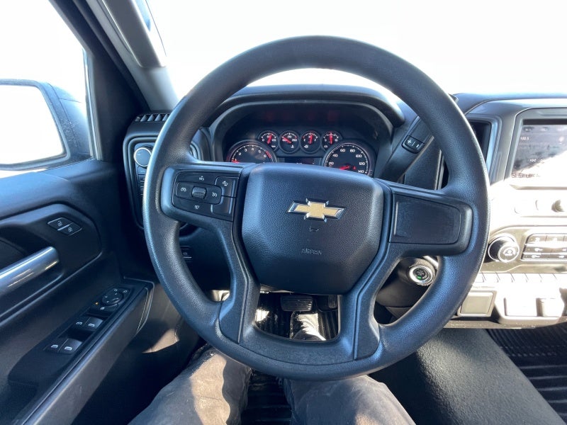 2022 Chevrolet Silverado 1500 4WD Crew Cab Short Bed Custom