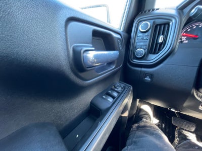 2022 Chevrolet Silverado 1500 4WD Crew Cab Short Bed Custom