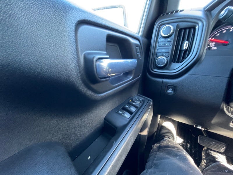 2022 Chevrolet Silverado 1500 4WD Crew Cab Short Bed Custom