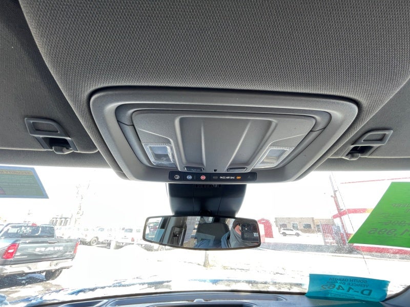 2022 Chevrolet Silverado 1500 4WD Crew Cab Short Bed Custom