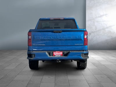 2022 Chevrolet Silverado 1500 4WD Crew Cab Short Bed Custom