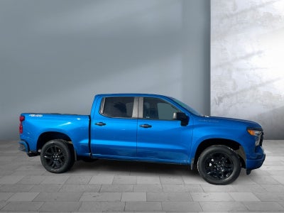 2022 Chevrolet Silverado 1500 4WD Crew Cab Short Bed Custom
