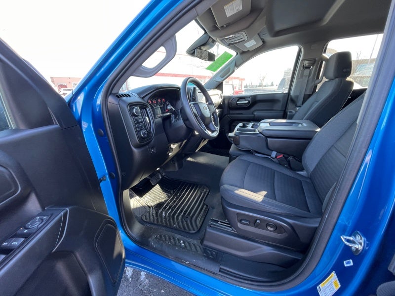 2022 Chevrolet Silverado 1500 4WD Crew Cab Short Bed Custom