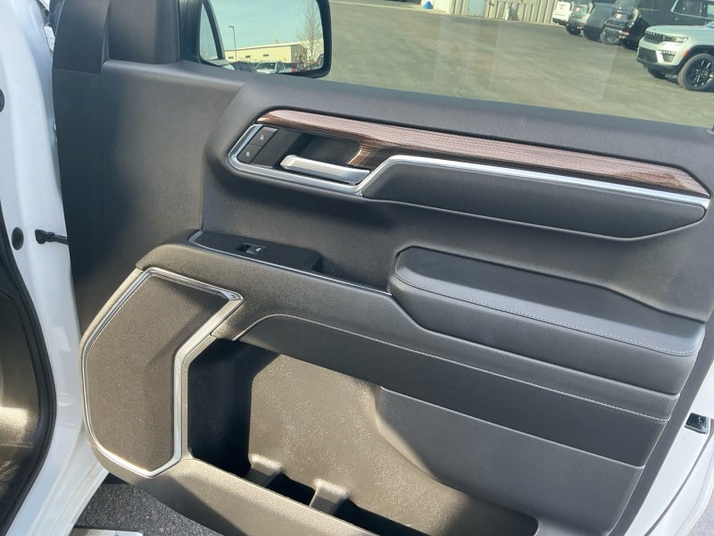 2024 Chevrolet Silverado 1500 4WD Crew Cab Short Bed LT with 2FL