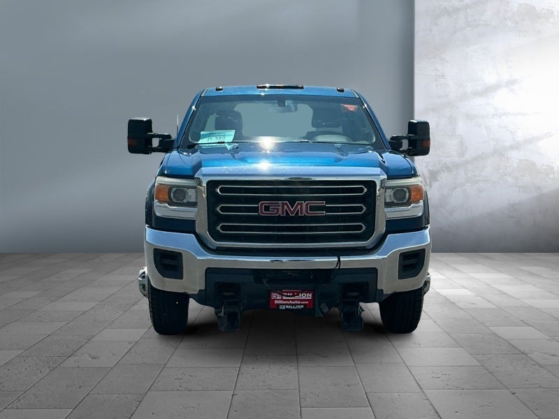 2015 GMC Sierra 3500HD Chassis 4WD Crew Cab 171.5' WB, 59.06' CA