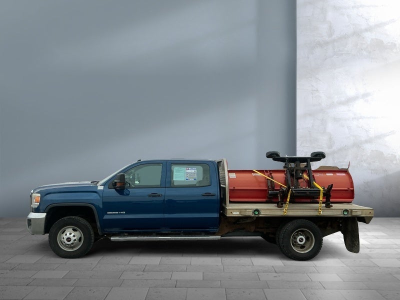 2015 GMC Sierra 3500HD Chassis 4WD Crew Cab 171.5' WB, 59.06' CA