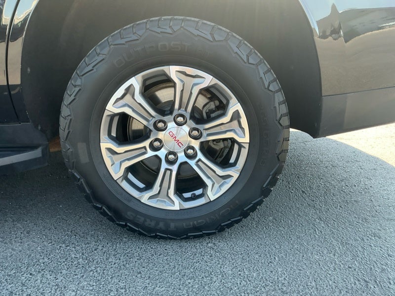 2021 GMC Yukon 4WD SLE