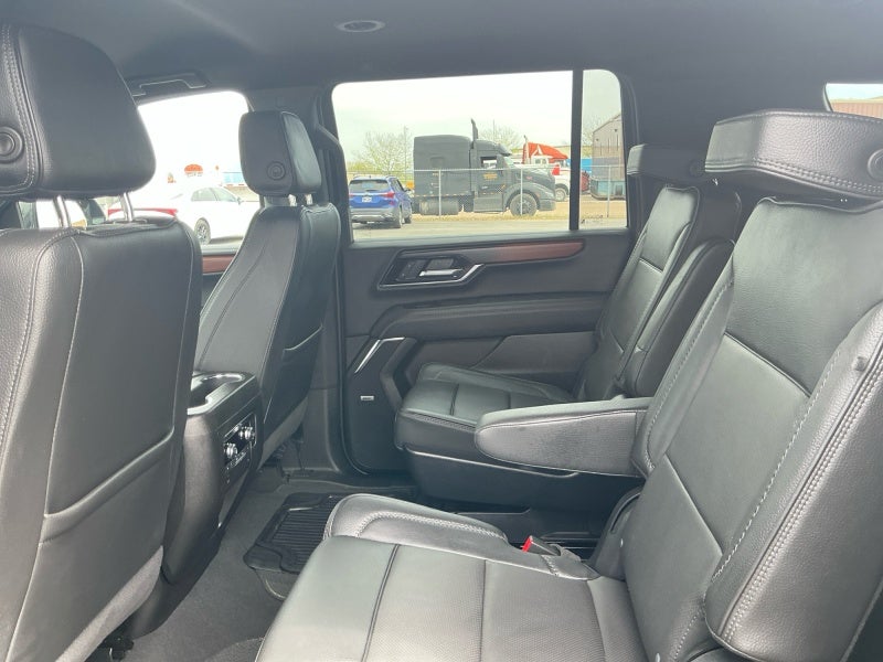2025 GMC Yukon XL 4WD Denali