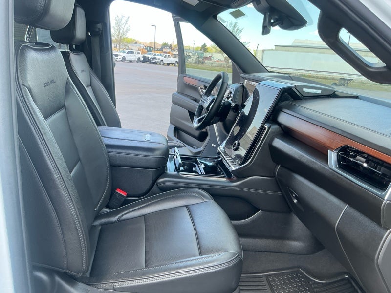 2025 GMC Yukon XL 4WD Denali