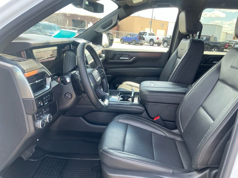 2025 GMC Yukon XL 4WD Denali