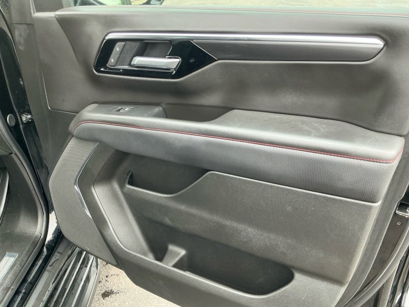 2026 Chevrolet Suburban RST, 4WD