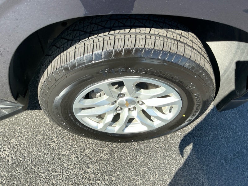 2024 Chevrolet Suburban 4WD LT