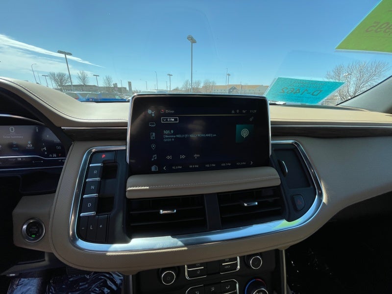 2024 Chevrolet Suburban 4WD Premier