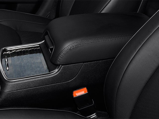 2014 Chrysler 300 4dr Sdn AWD