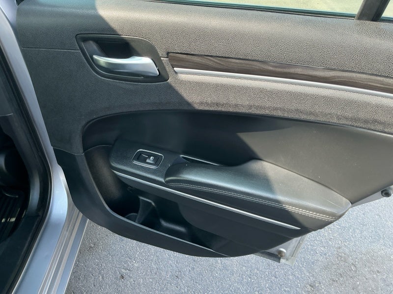 2016 Chrysler 300 Limited