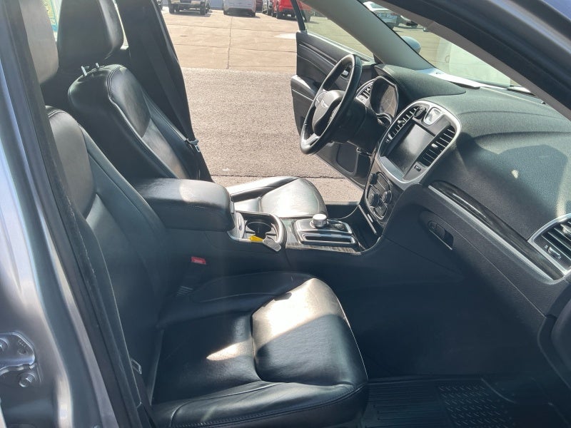 2016 Chrysler 300 Limited