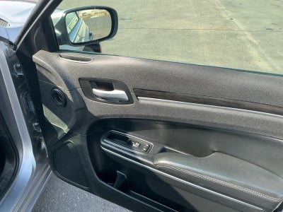 2016 Chrysler 300 Limited