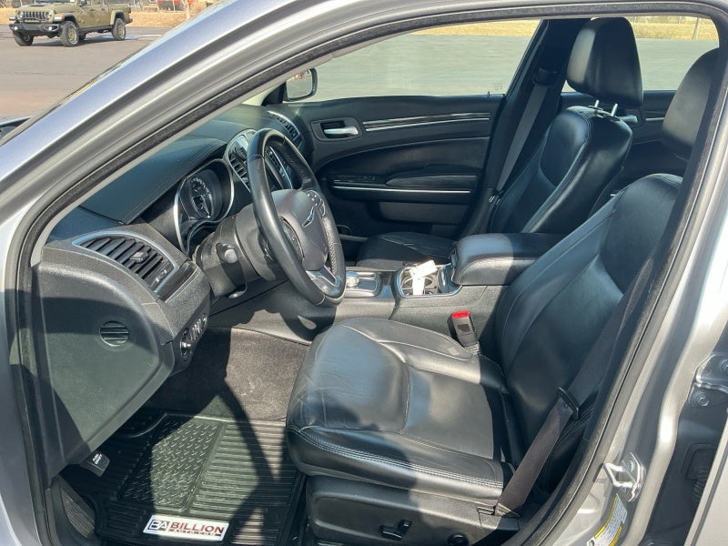 2016 Chrysler 300 Limited