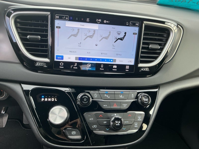 2026 Chrysler Voyager VOYAGER LX