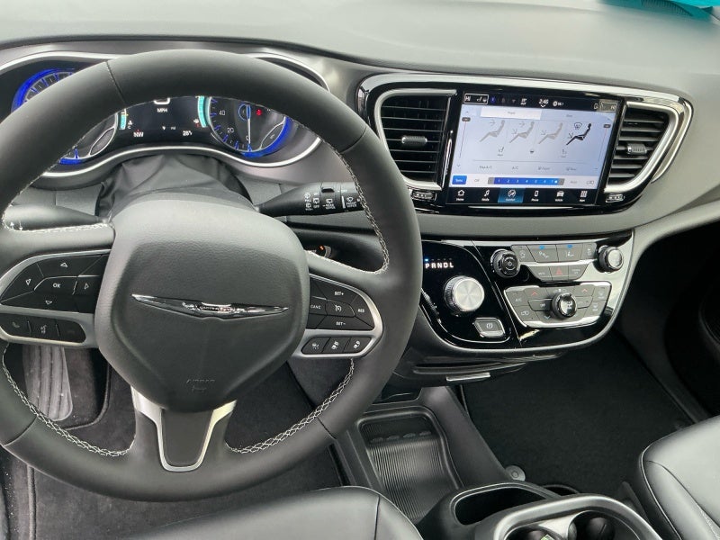 2026 Chrysler Voyager VOYAGER LX