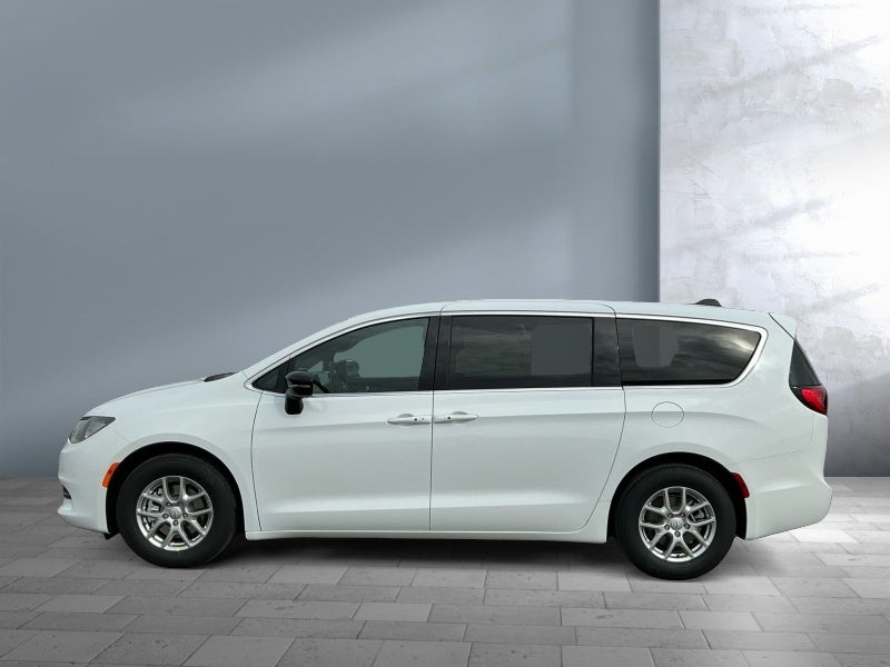 2026 Chrysler Voyager VOYAGER LX