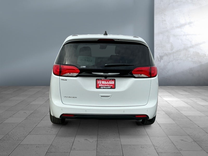 2026 Chrysler Voyager VOYAGER LX