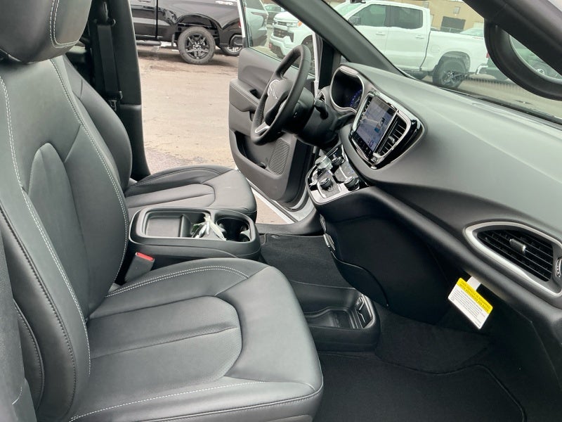 2027 Chrysler Pacifica PACIFICA LX