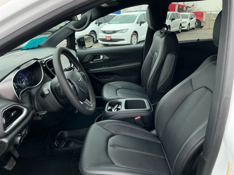 2026 Chrysler Voyager VOYAGER LX