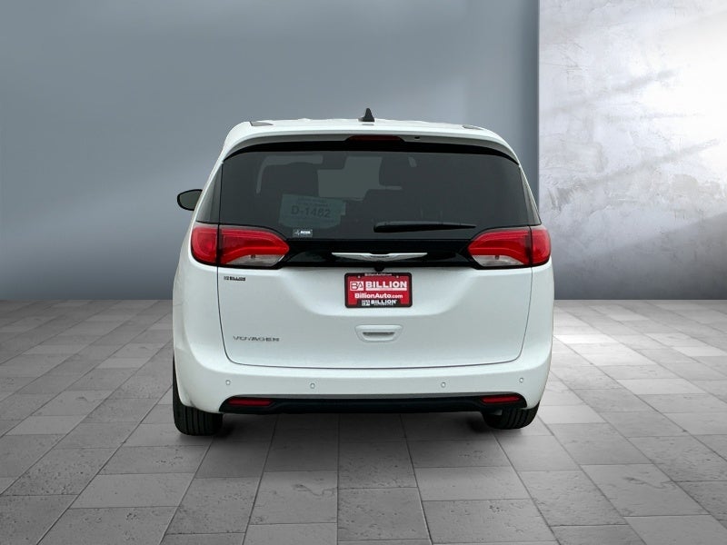 2026 Chrysler Voyager VOYAGER LX