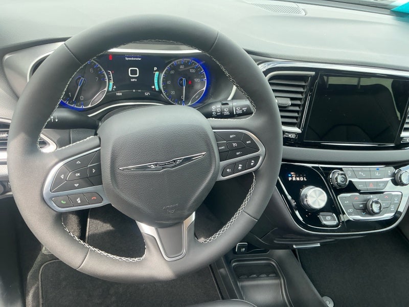 2026 Chrysler Voyager VOYAGER LX