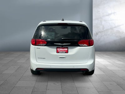 2026 Chrysler Voyager VOYAGER LX