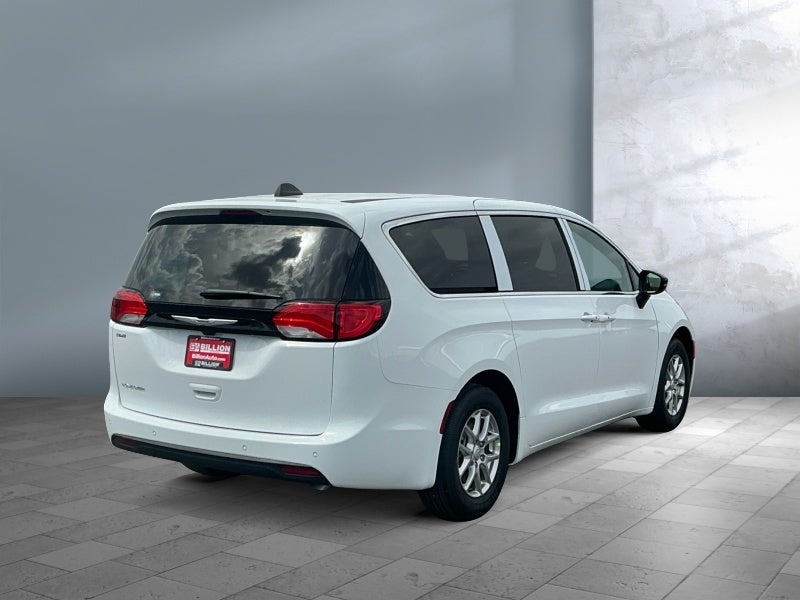 2026 Chrysler Voyager VOYAGER LX