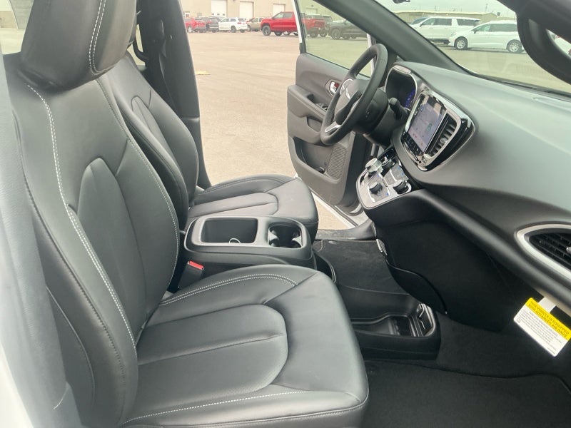 2026 Chrysler Voyager VOYAGER LX