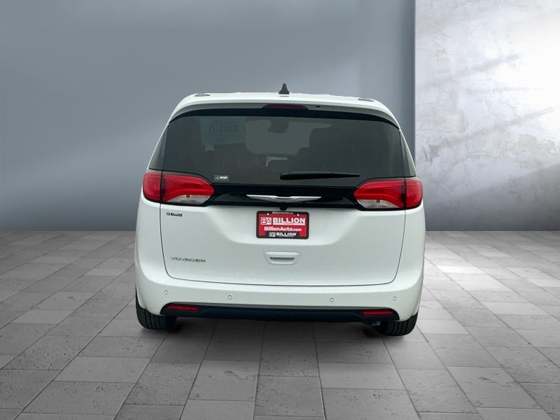 2026 Chrysler Voyager VOYAGER LX