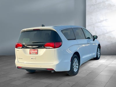 2026 Chrysler Voyager VOYAGER LX