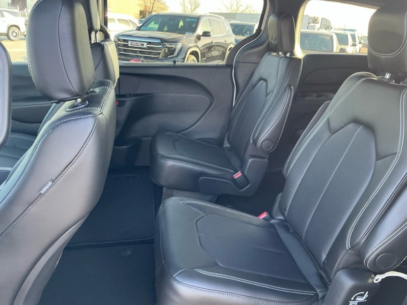 2026 Chrysler Voyager VOYAGER LX