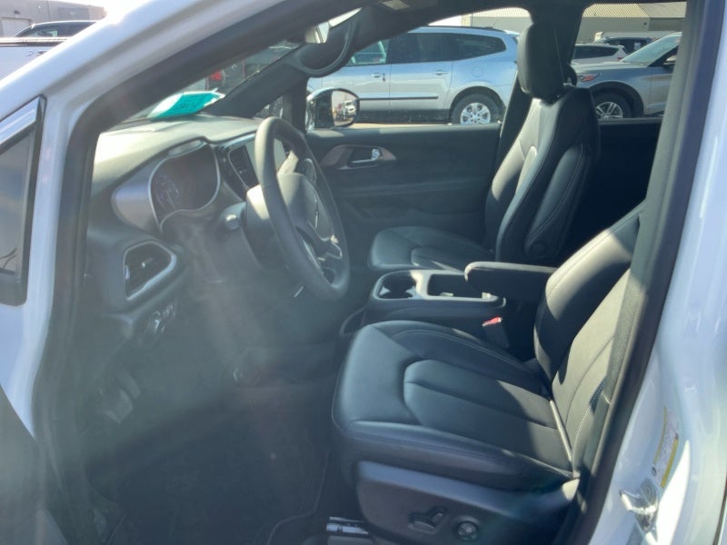 2026 Chrysler Voyager VOYAGER LX