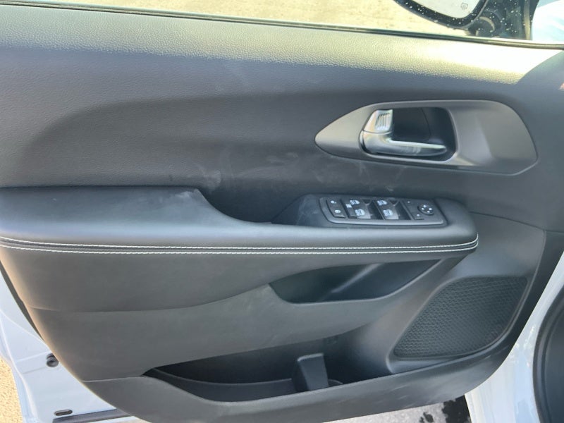 2026 Chrysler Voyager VOYAGER LX