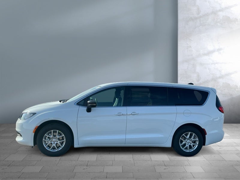 2026 Chrysler Voyager VOYAGER LX