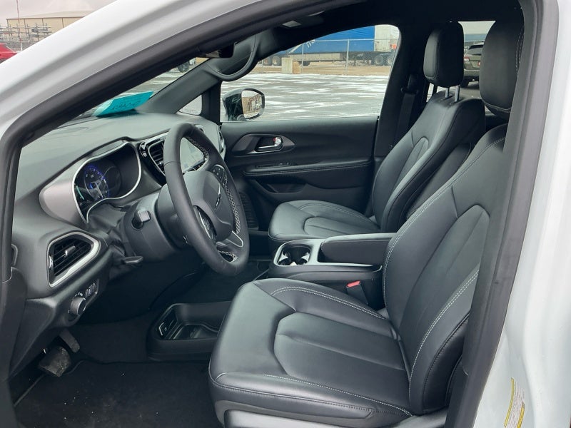 2026 Chrysler Voyager VOYAGER LX