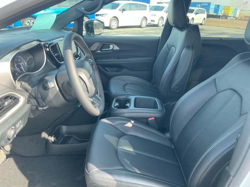 2026 Chrysler Voyager VOYAGER LX