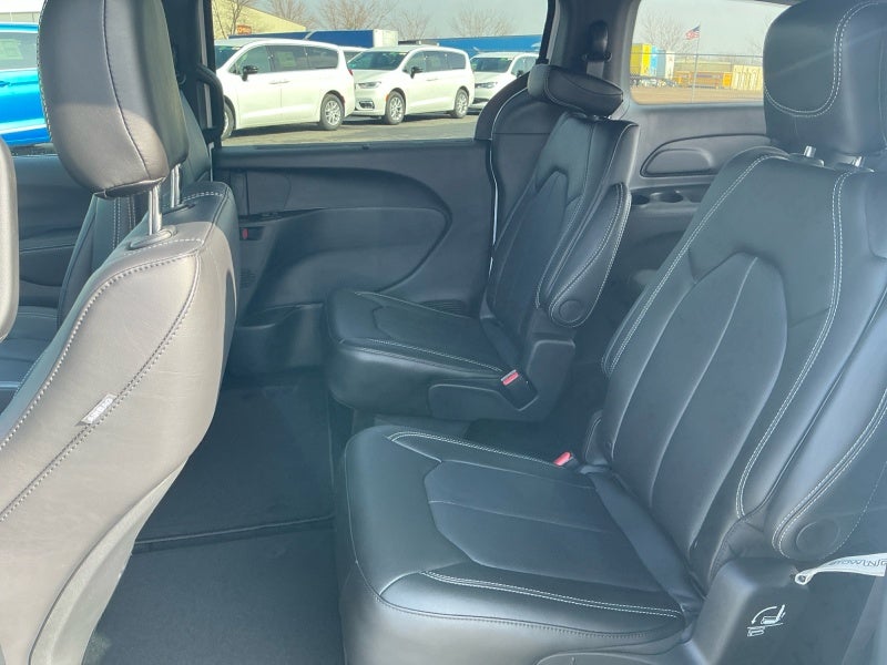 2026 Chrysler Voyager VOYAGER LX