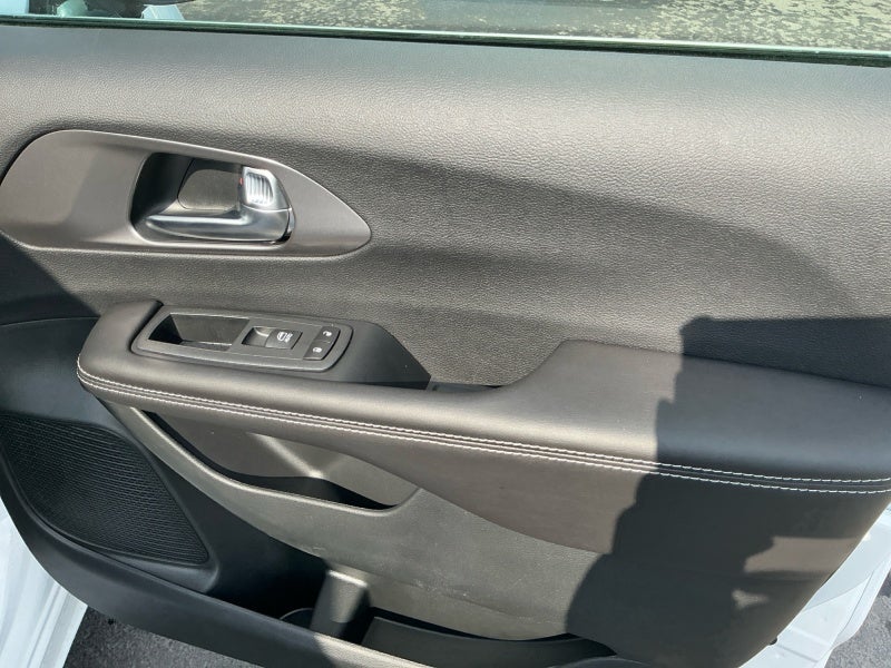 2026 Chrysler Voyager VOYAGER LX