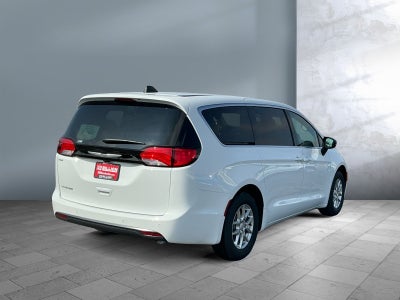 2026 Chrysler Voyager VOYAGER LX